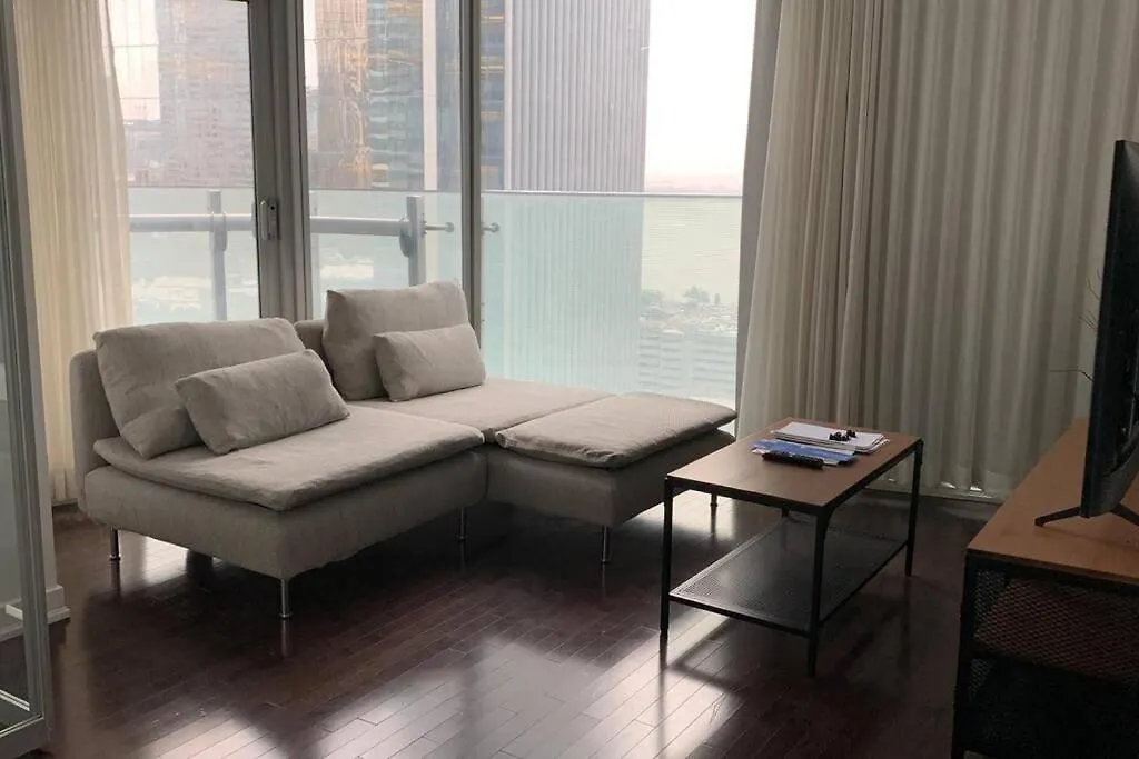 Apartment Modern, Spacious And Sleek Condo Toronto Canada
