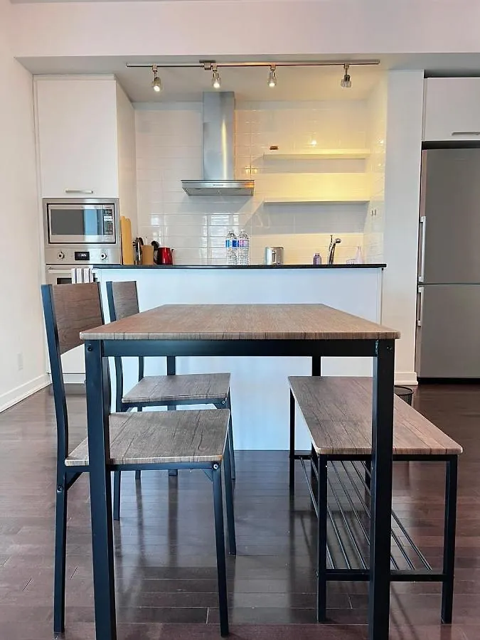 Apartment Modern, Spacious And Sleek Condo Toronto