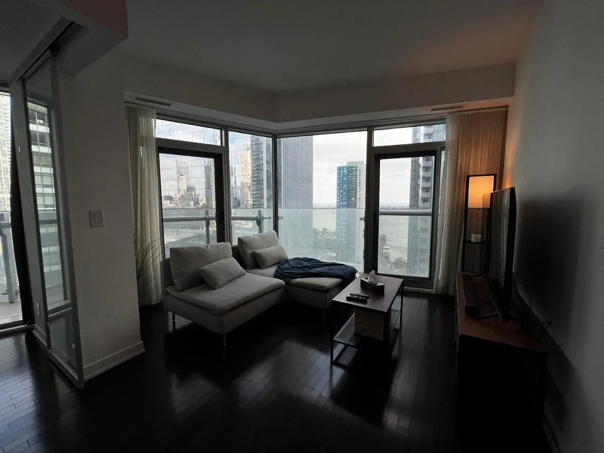 Modern, Spacious And Sleek Condo Toronto Canada